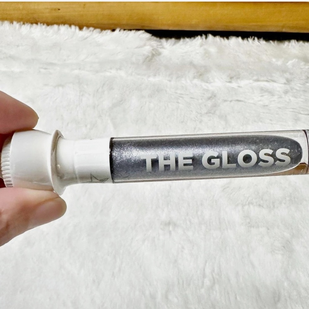 Jeffree Star Glitter Lip Gloss - Silver Shine - Picture 3 of 5